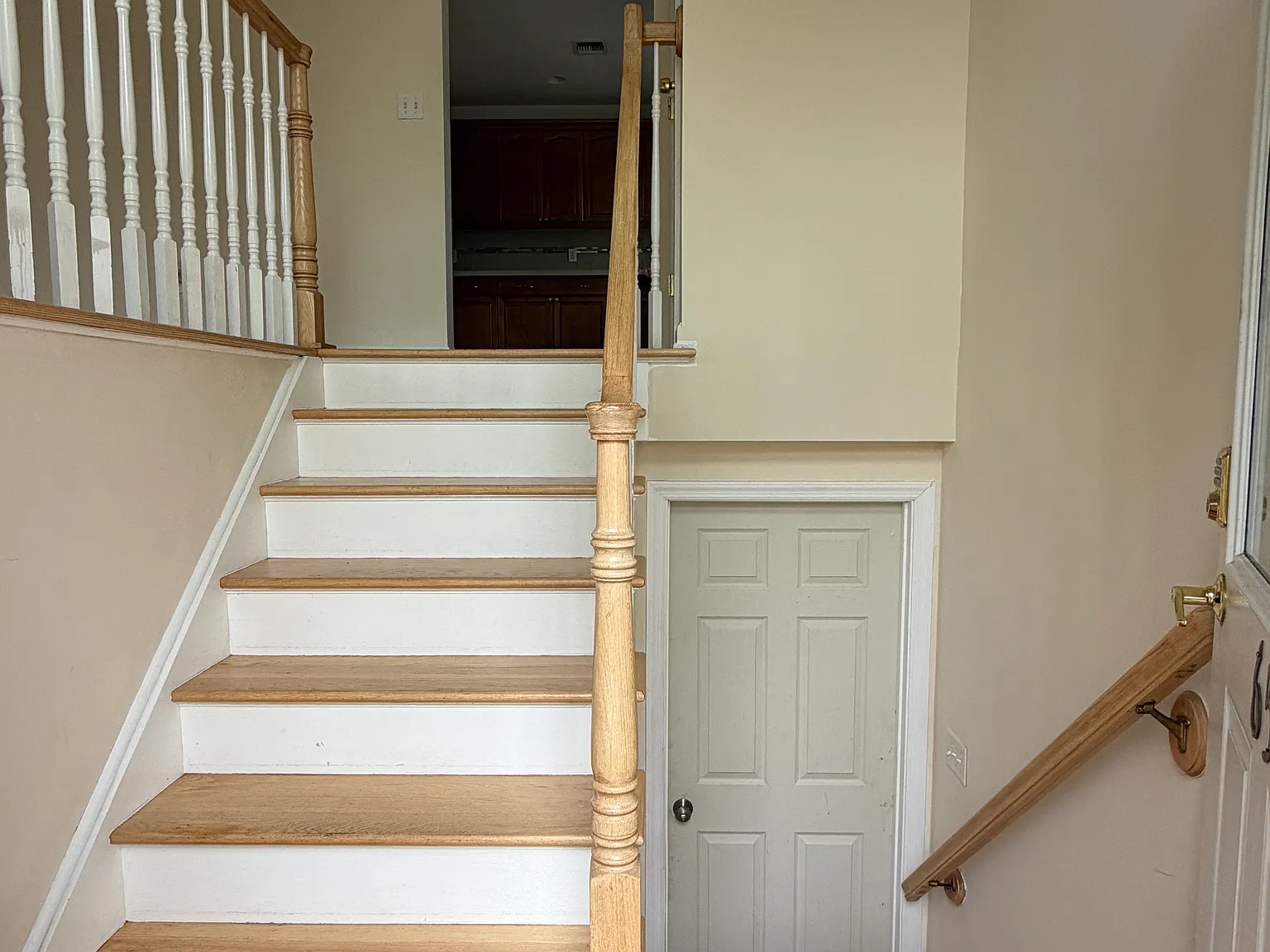 3 bed, 2000 sqft, $3,800 — Photo 2