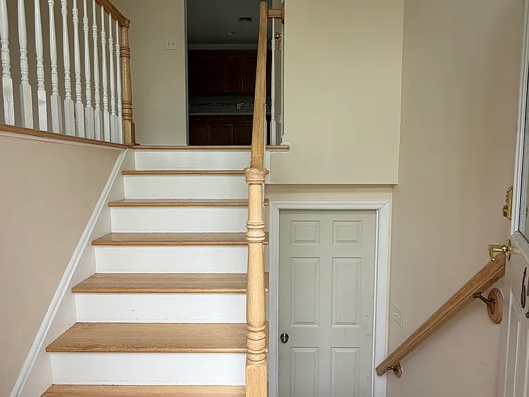 65 Linden St #2 — Photo 2