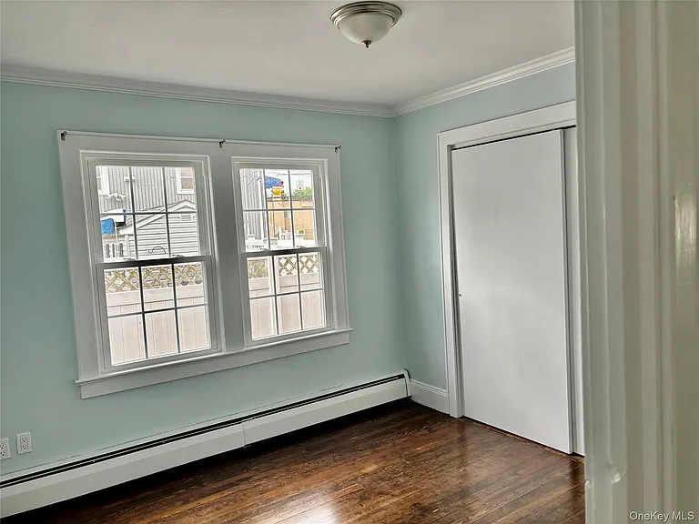 76 Clayton Ave — Photo 2