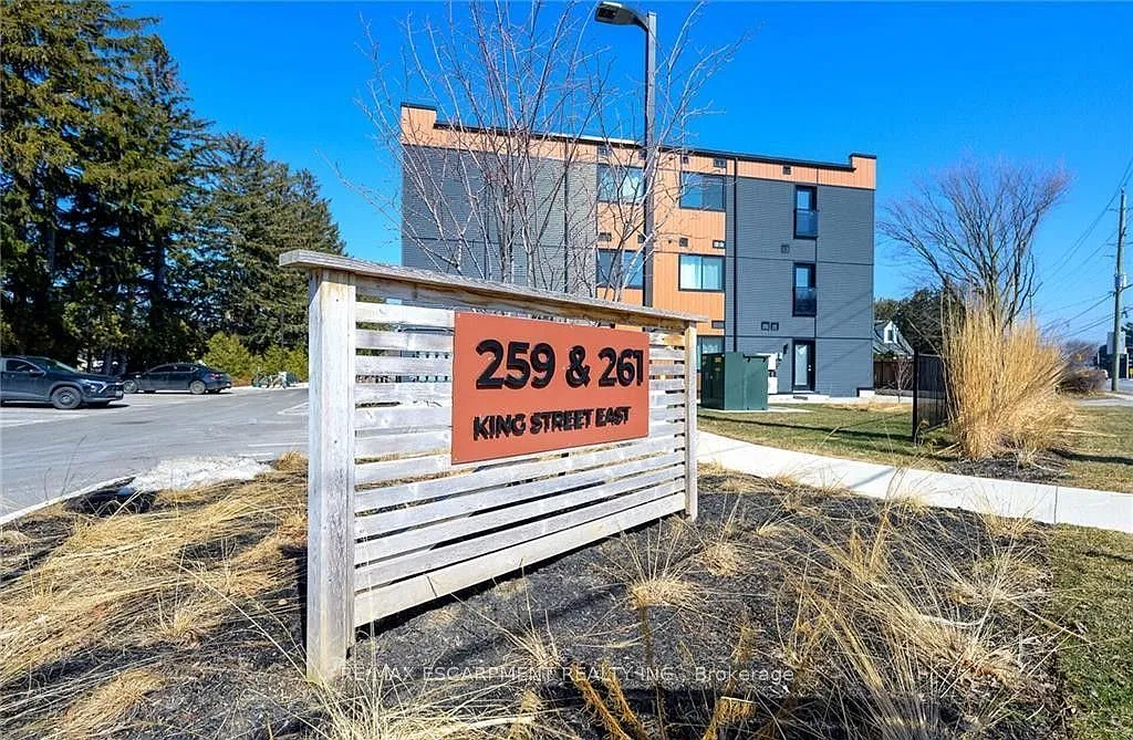 2 bed, $2,100 — Photo 1