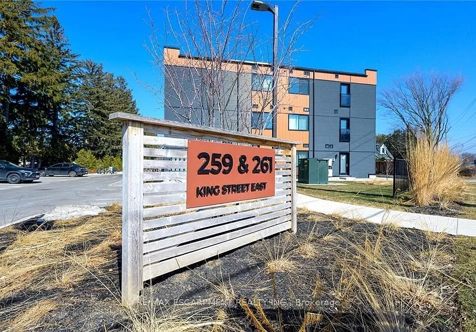 261 King St E #303