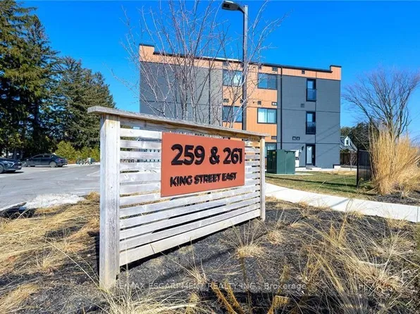 261 King St E #303, Hamilton, ON L8N 1B9