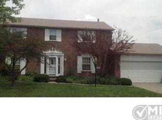 27673 S Bridle Hills Dr, Farmington Hills, MI 48336