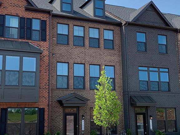 2nd image of 43503 Apple Orchard Sq