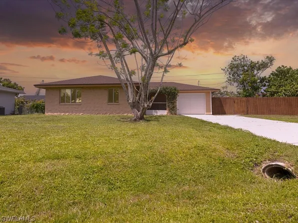 885 Entrada Dr S, Fort Myers, FL 33919