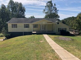 703 Mountain Dr, Saint Albans, WV 25177