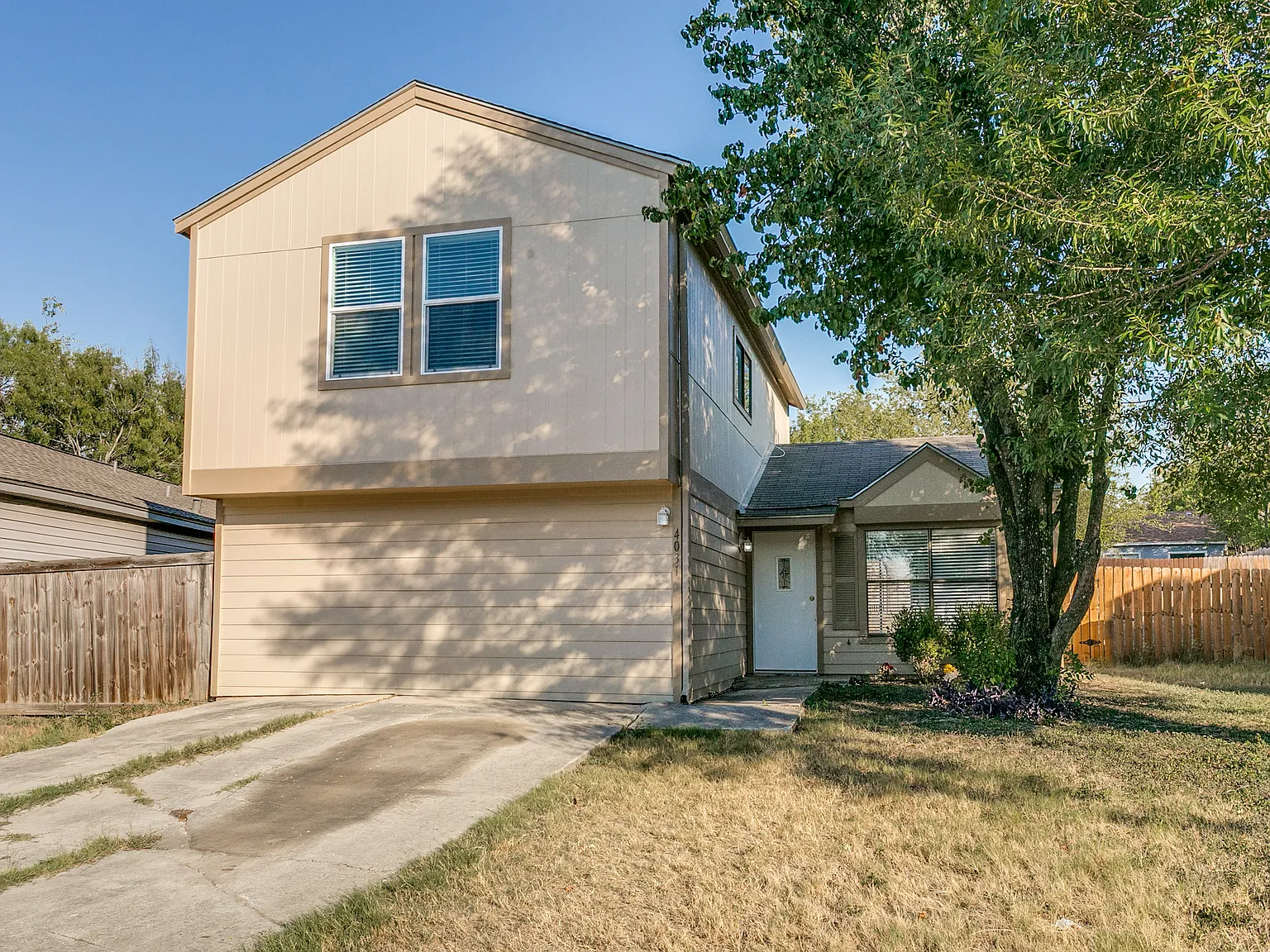 4 bed, 1900 sqft, $1,525 — Photo 1