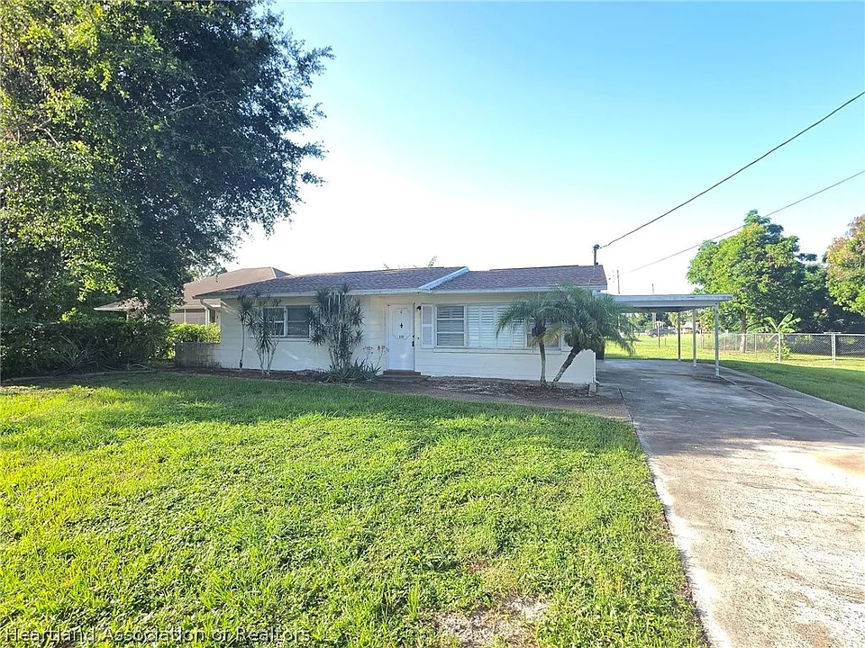 221 Harmony Ln