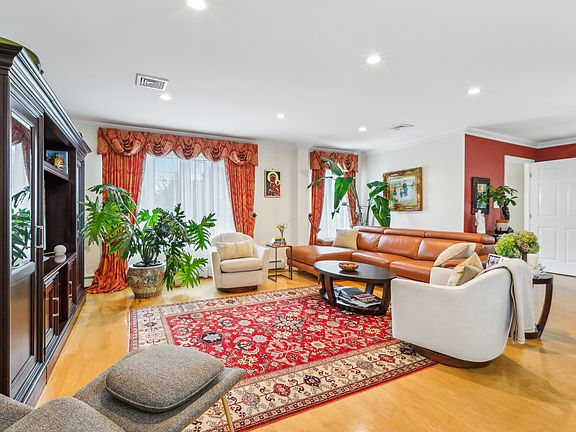 3rd image of 139 Belmont Ave Floor 2