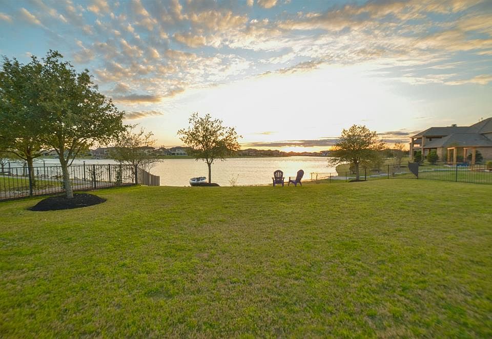 2nd image of 10223 Grape Creek Grove Ln