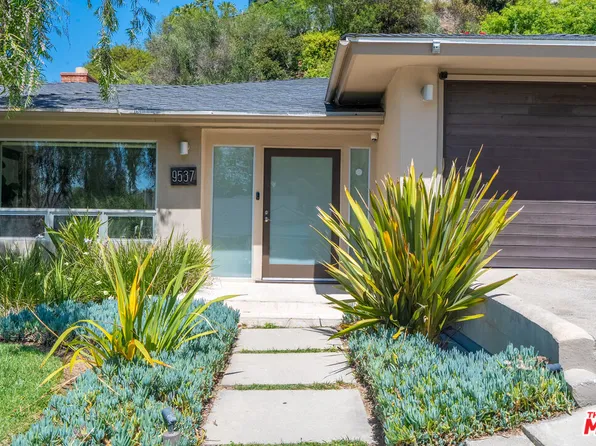 9537 Dalegrove Dr, Beverly Hills, CA 90210