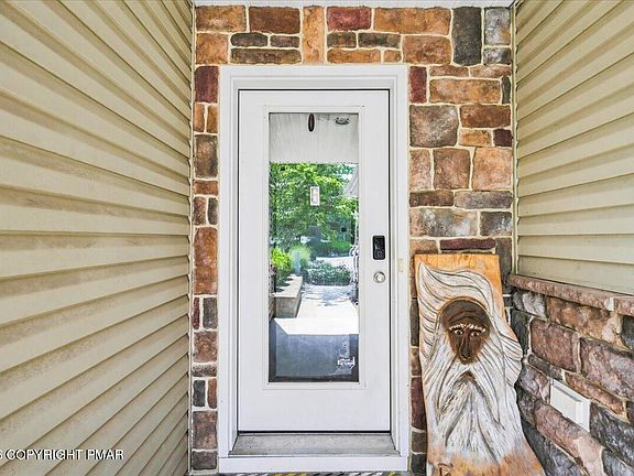 4th image of 134 Sciota Garden Rd