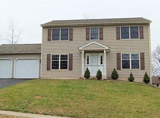 122 Carriage Dr, Birdsboro, PA 19508