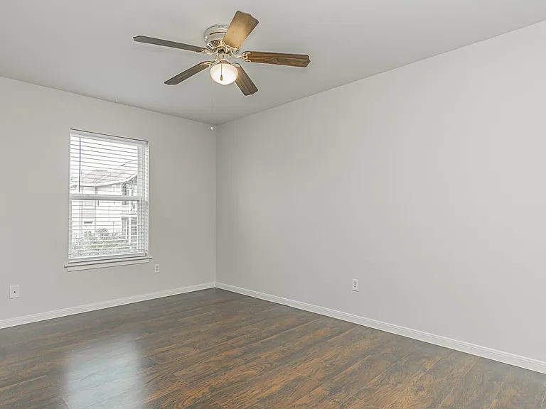 600 19th St #11 — Photo 15
