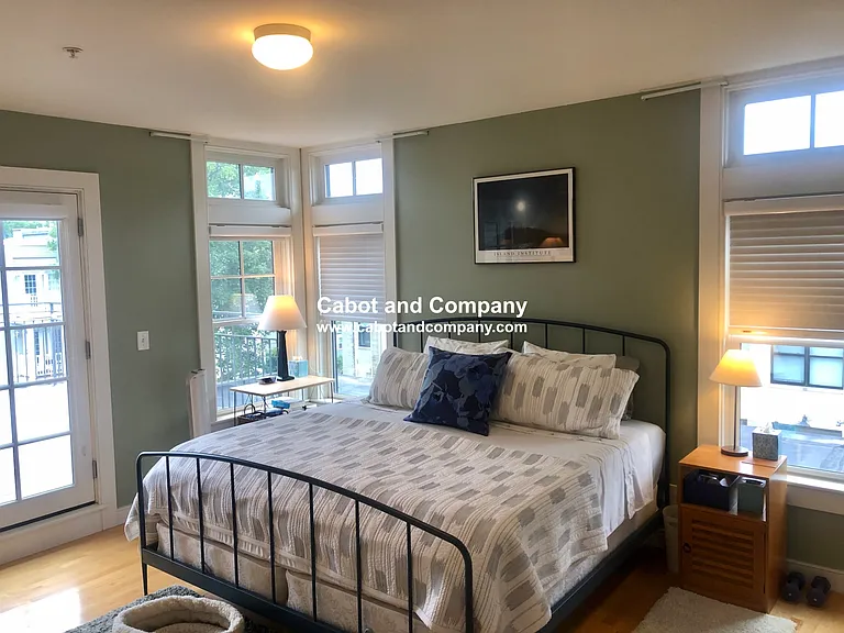 72 Hamilton St #11 — Photo 8