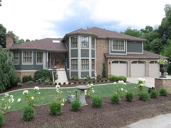 2nd image of 304 Satinwood Ln