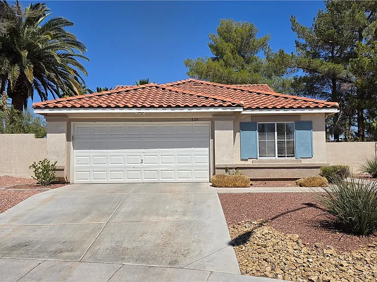 604 Palmwood Ln — Photo 1