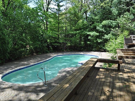 4th image of 1330 Glendaloch Cir