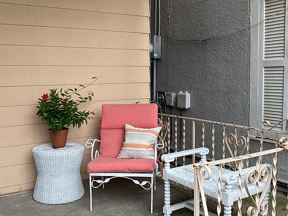 3rd image of 1121 Pacific St #1