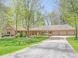 3061 W Tanager Ln, Green Bay, WI 54313