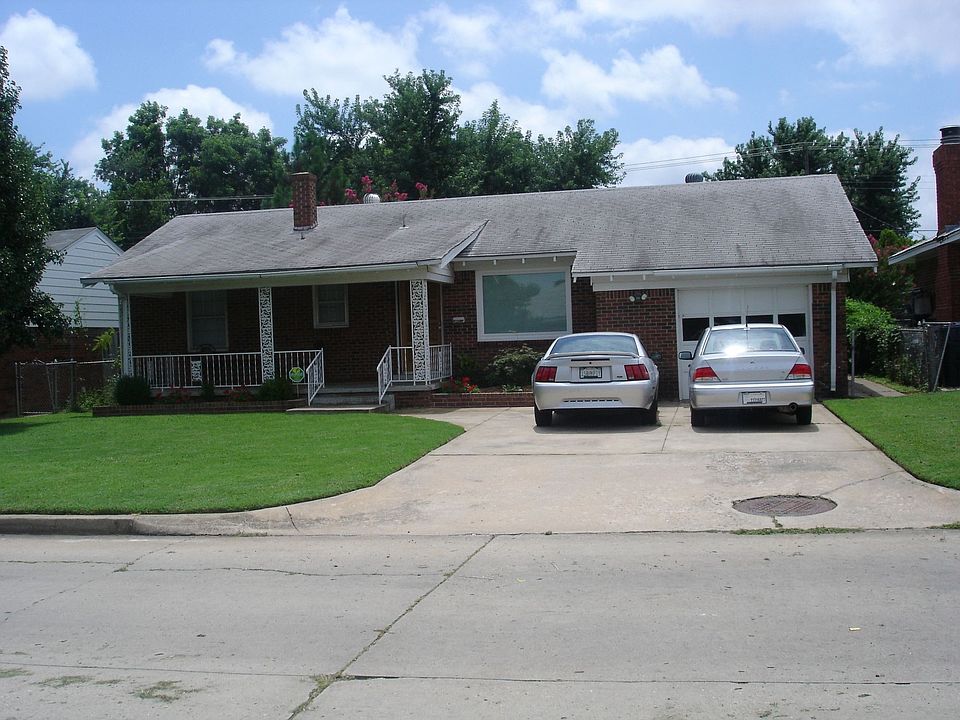 View of the front from the street