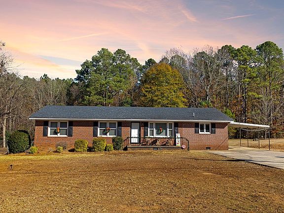 3rd image of 308 Fairforest Dr