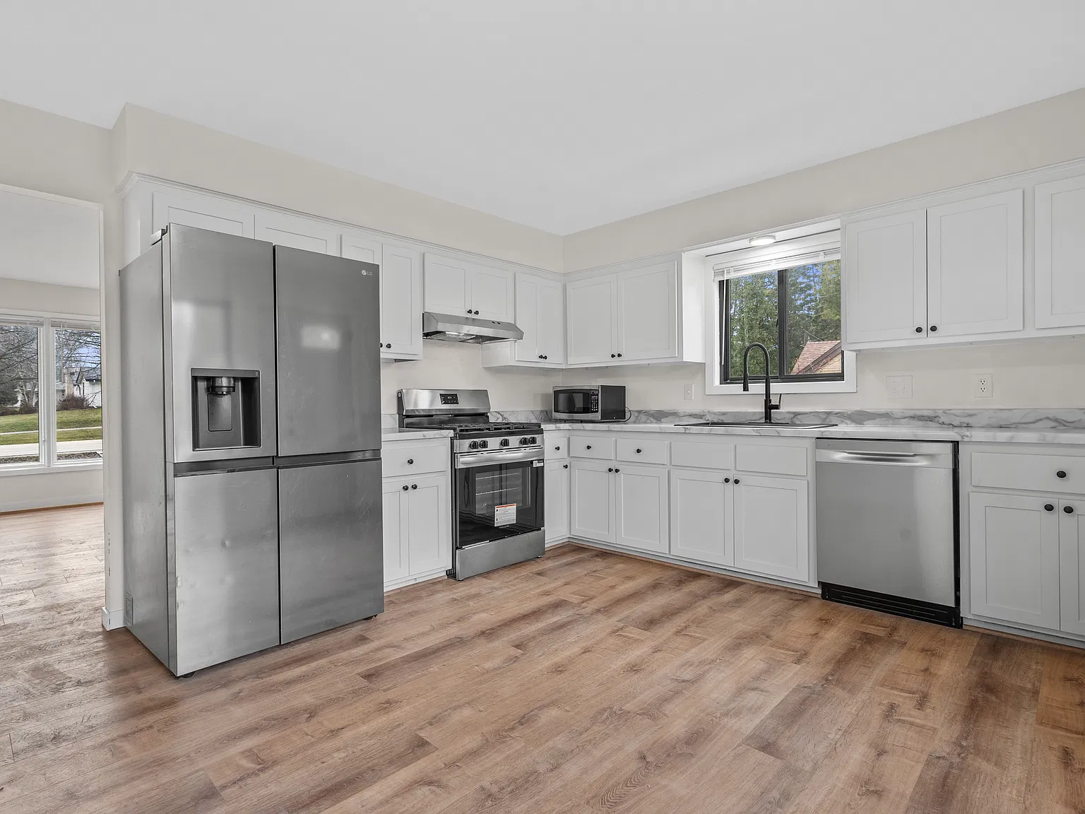 3 bed, 1785 sqft, $2,800 — Photo 2