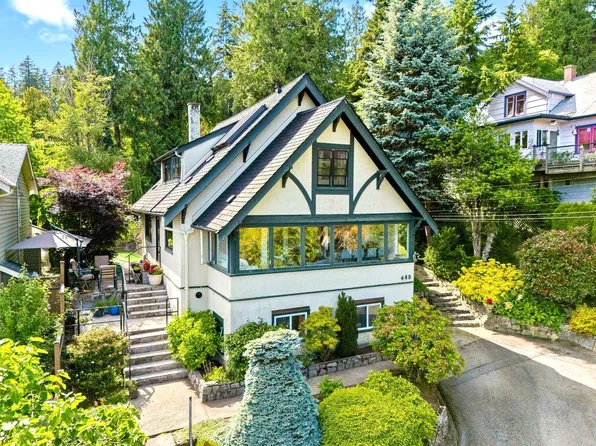 445 Oxley St N, West Vancouver, BC V7V 2L5