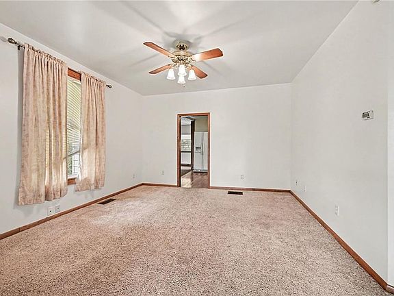 4th image of 5715 King Hill Ave