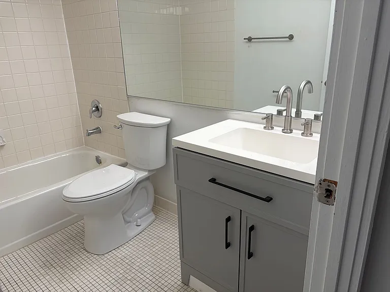 24-30 S Bank St #410 — Photo 8