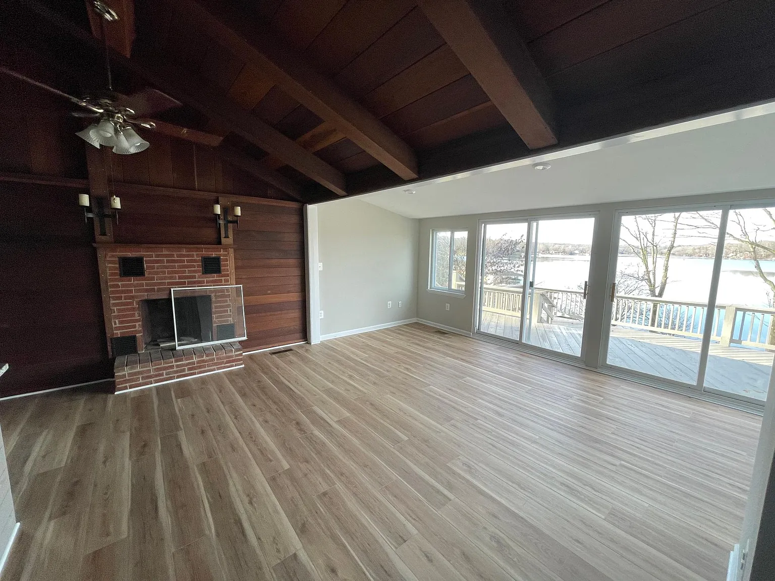227 Lakeview Cir — Photo 2