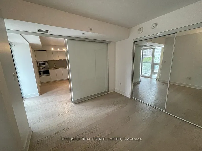 955 Bay St #207 — Photo 12