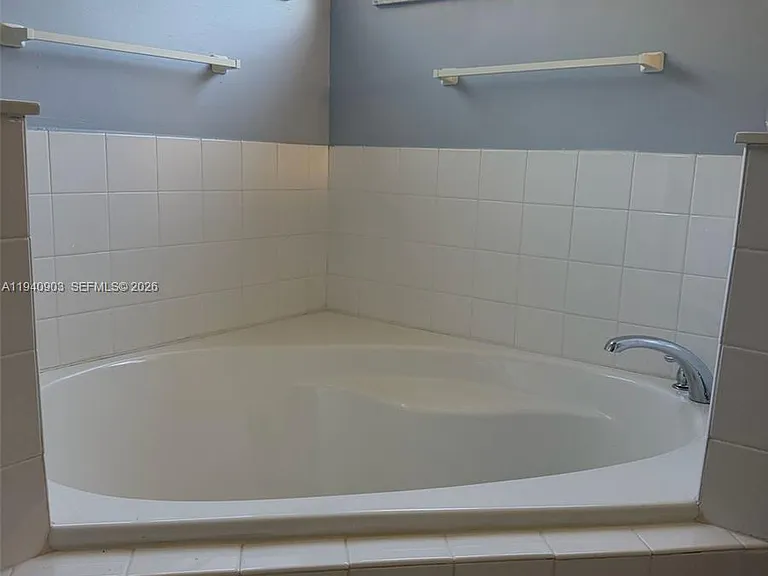 22547 SW 94th Path — Photo 11