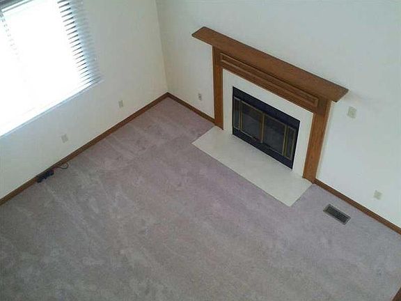 4th image of 592 Conner Creek Dr