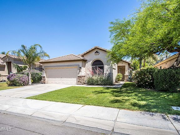 2nd image of 956 W DESERT BROOM Court