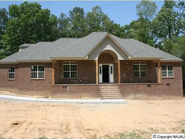 65 Legacy Cir, Arab, AL 35016