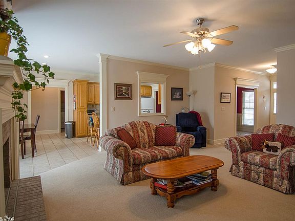 2nd image of 2921 Turnberry Dr