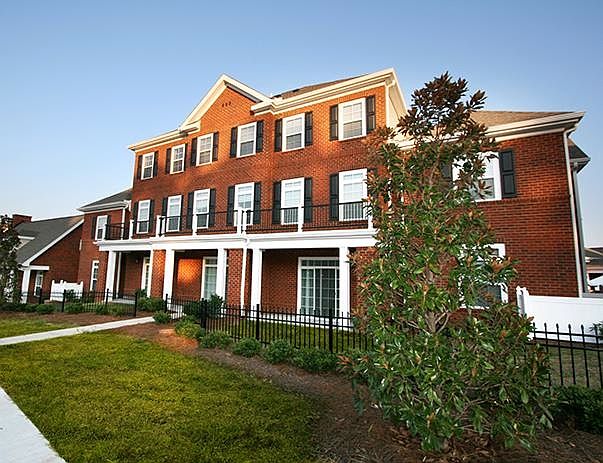 1st image of 511 Houston St APT 2D