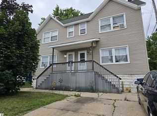 309/311 S Shelby St, Cadillac, MI 49601