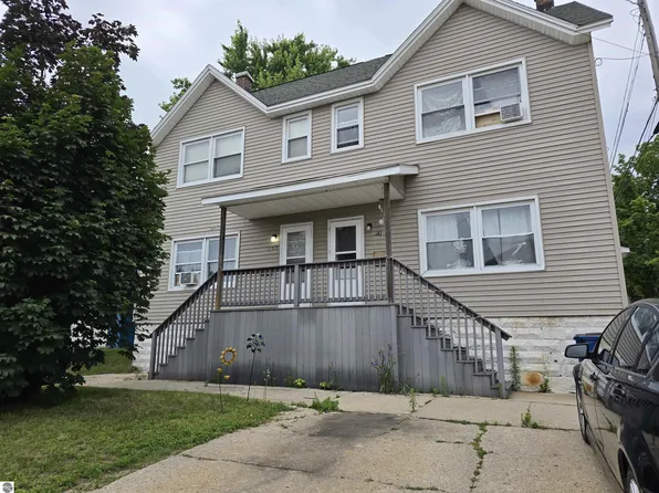 309/311 S Shelby St, Cadillac, MI 49601