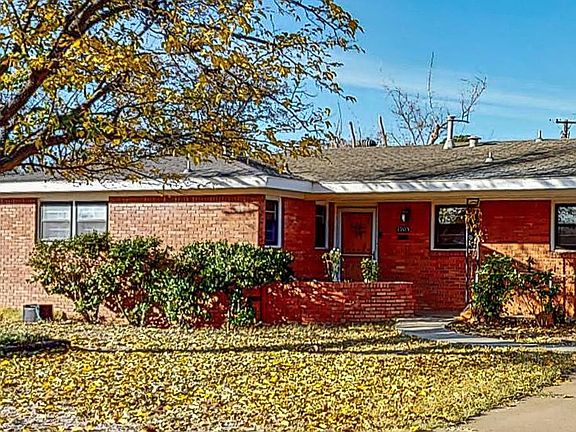 4th image of 1905 Oaklawn Dr