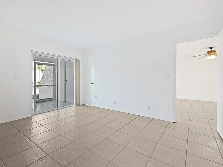 140 Lakeview Dr #103 — Photo 18