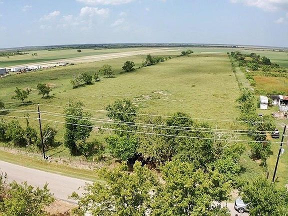 2nd image of 212 County Rd