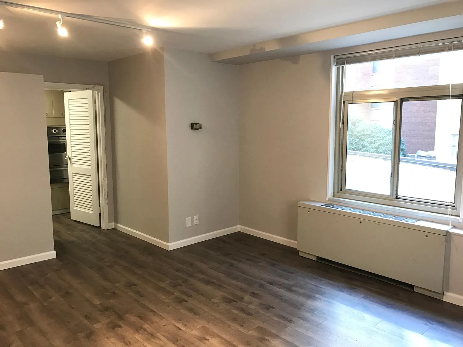 Studio, 424 sqft, $1,900 — Photo 4