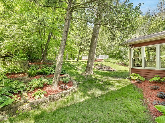 Beautiful wooded lot!