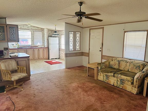 4th image of 472 Petunia Dr #472