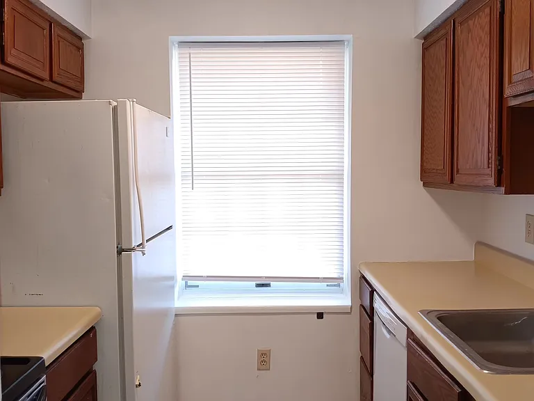 40 Lucinda Ct — Photo 8