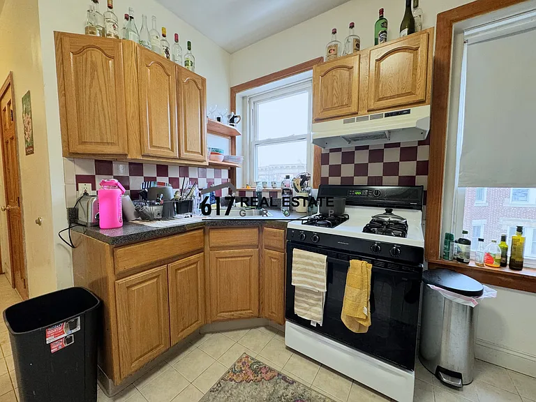 157-1 Thorndike St — Photo 8