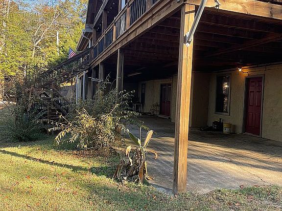 Entrance to basement 
