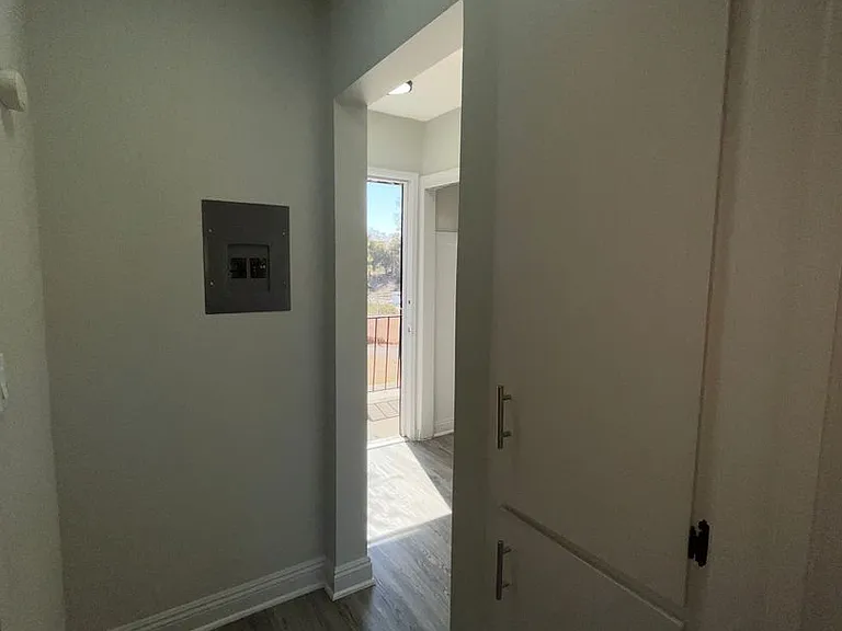 11530 S Normandie Ave — Photo 10